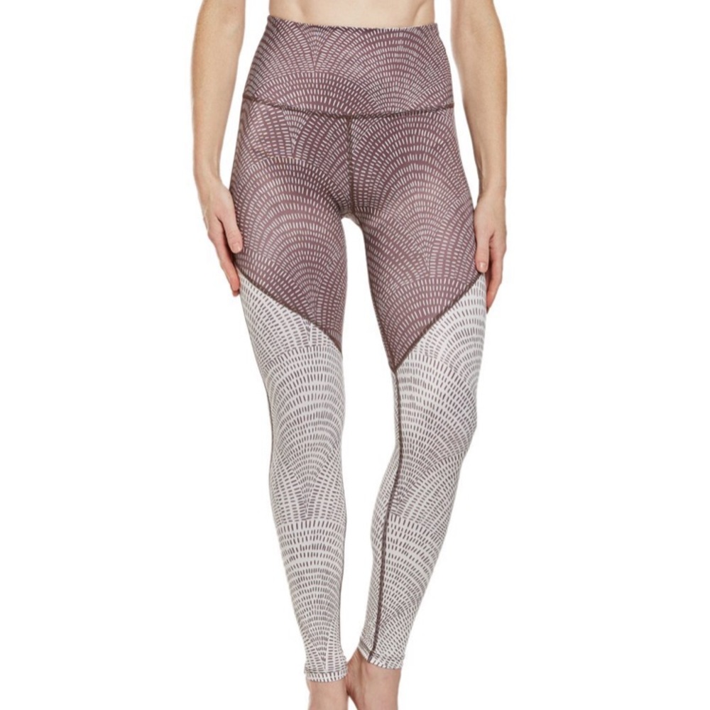 NWT Beyond Yoga Lux  Midi Legging in Etched Fan